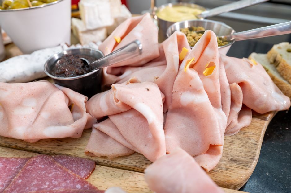 Bar Snacks That Actually Work With Drinks