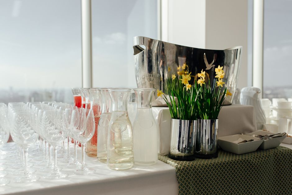 Batching Cocktails For Parties: A Beginner's Guide